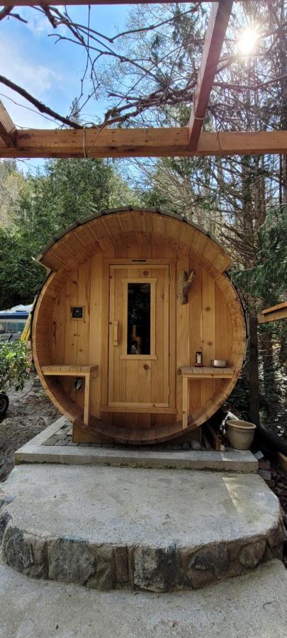 Sacred Pilgrimage Studio Guest House Metchosin Екстериор снимка